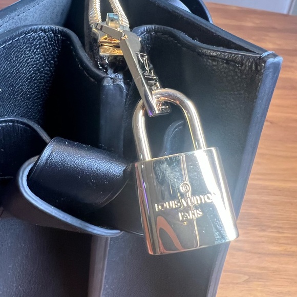 Louis Vuitton Very Tote Black Shoulder bag - Picture 6 of 6